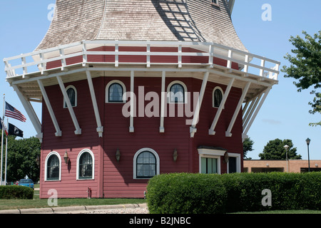 Orange City Iowa Chamber Of Commerce befindet sich im unteren Teil des holländischen Windmühle Replik Stockfoto