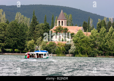 Im Inneren des Parks befindet sich die Insel Visovac, Heimat der römisch-katholischen Visovac Kloster 1445 von dem Franziskanerorden gegründet... Stockfoto