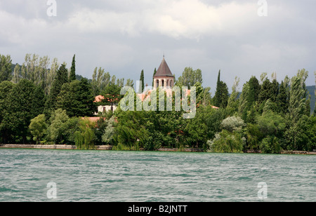 Im Inneren des Parks befindet sich die Insel Visovac, Heimat der römisch-katholischen Visovac Kloster 1445 von dem Franziskanerorden gegründet... Stockfoto