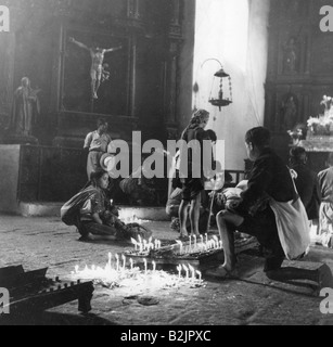 Geographie/Reisen, Guatemala, Religion, betende Menschen in der Kirche Santo Tomas, Chichicastenango, 1960er Jahre, Stockfoto