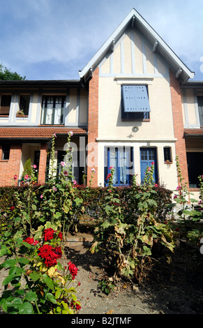 Eine der schönsten "HLM" (Regierung subventionierten Sozialwohnungen), genannt 'Petite Alsace"in Paris, Frankreich. Stockfoto