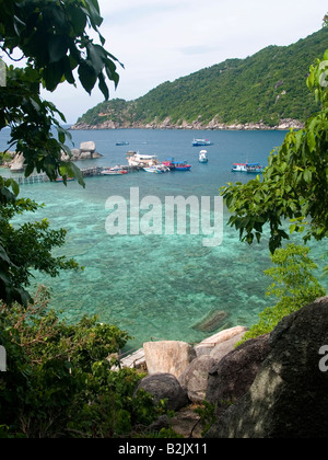 klares Wasser flüchtig von Koh Tao und Nang Yuan Inseln in Thailand Stockfoto