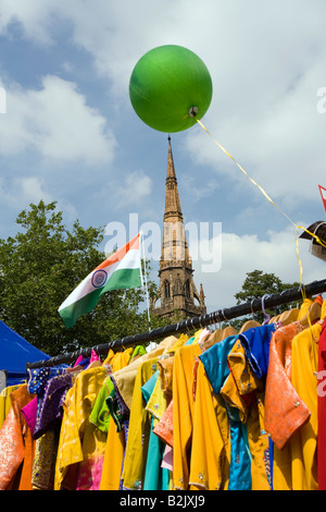 UK England Manchester Platt Felder Mega Mela Kleidung stall Stockfoto