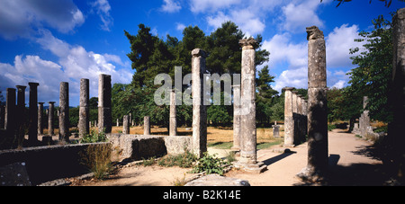 Geographie/Reisen, Griechenland, Olympia, Heiligtum des Zeus seit dem 7. BC, Ruine der Palaestra (Lounge der Athleten während der Olympischen Spiele), 2. BC, Spalten, Sport, Europa, historischen, historischen, Archäologie, Antike, antike, UNESCO-Weltkulturerbe, Peloponnes, Eli, Hellas, Heiligtum, Olympia, Panorama, Additional-Rights - Clearance-Info - Not-Available Stockfoto