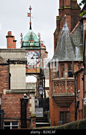 Die Uhr in der Eastgate Street in Chester England UK Stockfoto