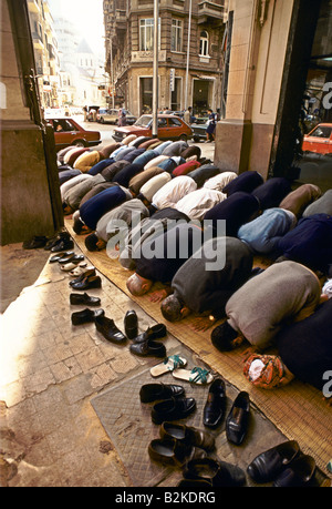 muslimische Männer beten Kairo Ägypten Stockfoto