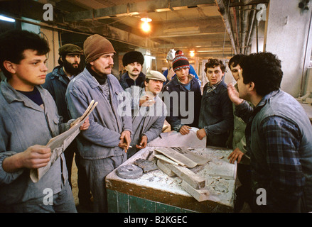rumänische Arbeiter in Marmorfabrik gebaut Palast des Parlaments Stockfoto
