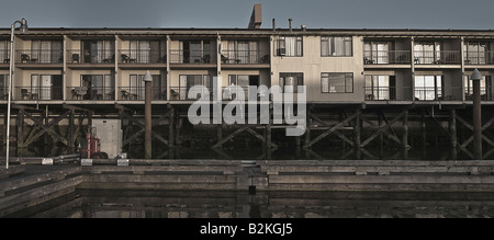 Hotel auf dem Wasser Astoria Oregon heruntergekommen Stockfoto