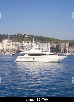 Luxus Superyacht The Monte Fino 92 'Burg Null ein II' unter eine Spritztour in Palma De Mallorca. Stockfoto