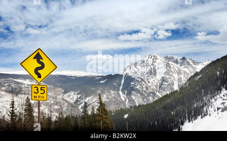 Warnung Straßenschild auf San Juan Skyway Highway 550 in der Nähe von Silverton Colorado USA Stockfoto