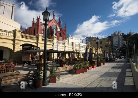 Die Terrasse des Buenos Aires Design, Einkaufszentrum in Recoleta, Buenos Aires in Argentinien. Stockfoto