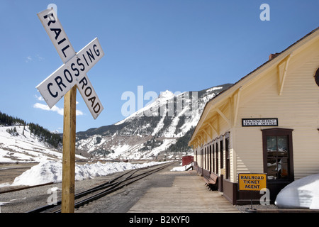 Bahnübergang Zeichen in Silverton Colorado USA Stockfoto