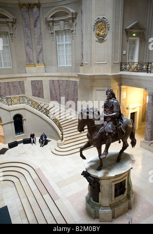 Skulptur im Grand Kuppel Eingang zum berühmten Bode Museumstour auf der Museumsinsel in Berlin Deutschland 2008 Stockfoto