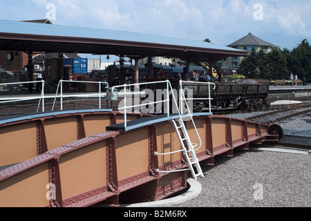 Neue Drehscheibe in Minehead Station. Somerset West-Dampfeisenbahn Stockfoto