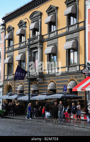 Norwegen Oslo Karl Johans Gate wichtigsten Straßenszene Stockfoto