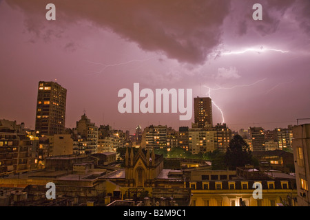 Elektrische Gewitter über BA Stockfoto