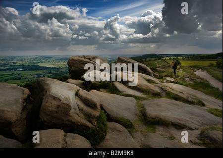 Mühlstein Korn Felsen auf die Chevin nahe Otley, Yorkshire Stockfoto