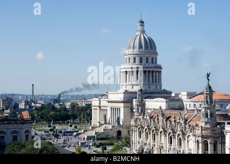 Havanna Skyline von El Capitolio Gebäude dominiert. Stockfoto