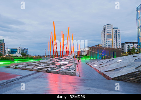 Aussicht auf den Grand Canal Square auf Dublins Grand Canal Docks Abend Stockfoto