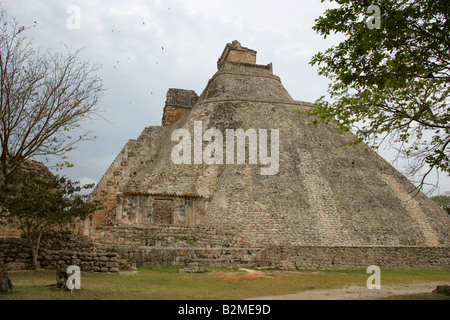 Pyramide der Magier, Uxmal archäologische Website, Yucatan Halbinsel, Mexiko. Stockfoto