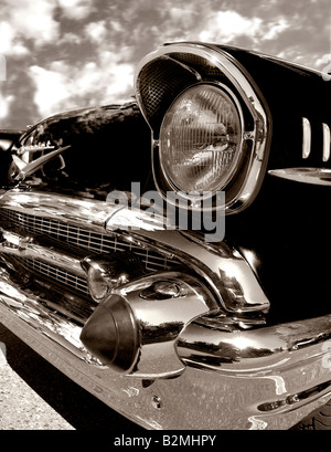 Dramatische Detail eines 1957 Chevrolet Bel Air, in schwarz und weiß. Stockfoto