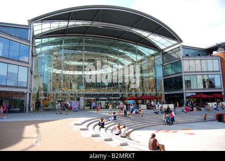 Forum, Millennium Plain, Norwich, Norfolk, England, Vereinigtes Königreich Stockfoto