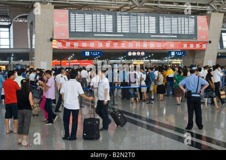 Bewachung und Sicherheit überprüfen Sie am Flughafen von Yang Xian Xian China Stockfoto