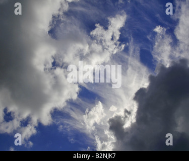 UMWELTKONZEPT: Sky mit dramatische Wolken Stockfoto