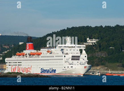 Die schwedische Autofähre Stena Saga von Stena Line verlassen die Kai von Vippetangen in Oslo Stockfoto