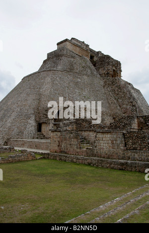 Pyramide der Magier, Uxmal archäologische Website, Yucatan Halbinsel, Mexiko Stockfoto