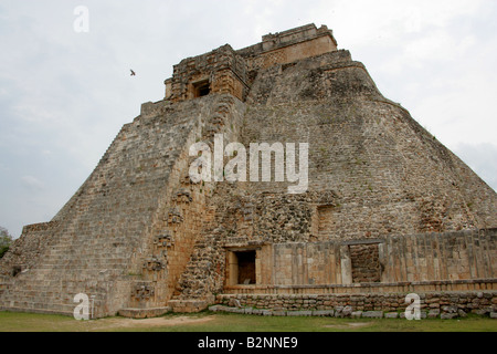 Pyramide der Magier, Uxmal archäologische Website, Yucatan Halbinsel, Mexiko Stockfoto