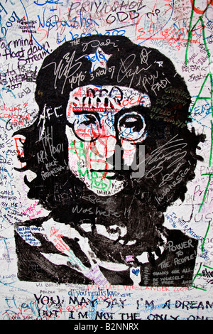 Graffiti von John Lennon auf der Mauer der Abbey Road studios Stockfoto