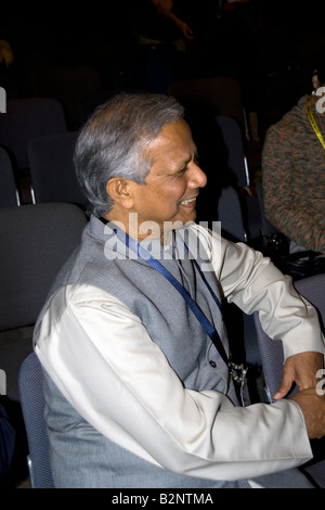 PHAL Nobel Preisträger Friedenspreis Sieger 2006 Muhammad Yunus Hong Kong ITU Asien Telecom Grameenbank Verwaltung dringend Stockfoto