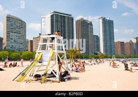 Oak St. Beach & Skyline Chicagos Stockfoto