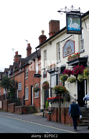 Die Swan Pub und Swan Street, Alvechurch, Worcestershire, England, UK Stockfoto