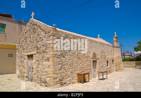 Kleine traditionelle Dorfkirche Myrtos auf der griechischen Mittelmeer Insel von Kreta GR EU Stockfoto