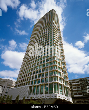 Mittelpunkt, A 35-geschossiges Bürogebäude. 101 new Oxford Street, London, England, UK. Stockfoto