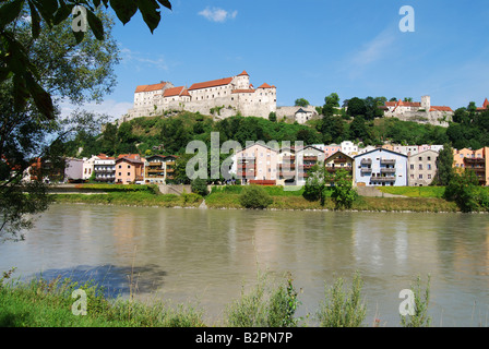 Burghausen, Stadt in Bayern, Deutschland, Blick auf das Schloss Stockfoto