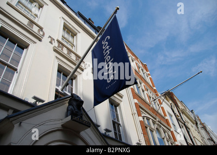 Außenseite des Sothebys in New Bond Street London England Stockfoto