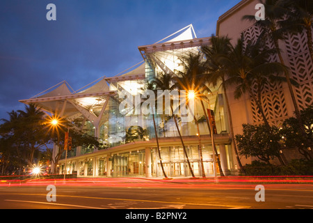 Hawaii Convention Center in der Nacht. Honolulu. Oahu Hawaii USA Stockfoto