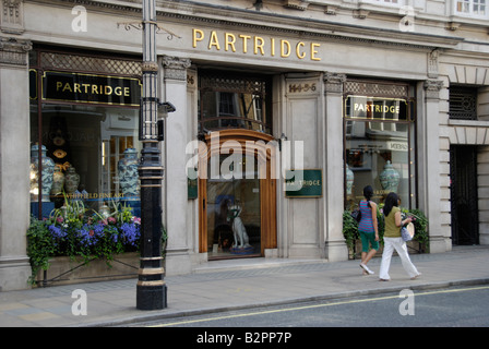 Rebhuhn-Antiquitäten und Kunst-Händler in New Bond Street London England Stockfoto