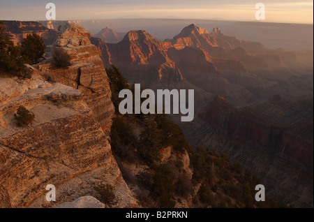 Die Wotan-Thron von untergehenden Sonne Grand Canyon North Rim Bright Angel Sicht beleuchtet Stockfoto