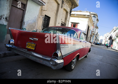 Oldtimer in den Straßen von Havanna in Kuba. Stockfoto