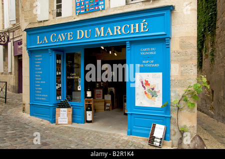 Außen eine Weinhandlung in Saint-Emilion, Gironde, Bordeaux, Frankreich Stockfoto