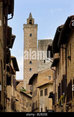 San Gimignano mit dem Turm des Rathauses im Hintergrund Stockfoto