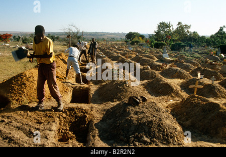 Friedhof Graben auf einem Friedhof in Kuito, Angola. Stockfoto