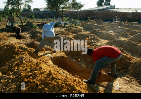 Friedhof Graben auf einem Friedhof in Kuito, Angola. Stockfoto