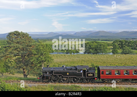 Die Strathspey Railway Dampflok nähert sich Broomhill Station Strathspey Inverness-Shire Highland Region Stockfoto