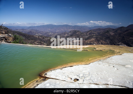 Die heißen Quellen von Hierve el Agua in der Region Oaxaca in Mexiko. Stockfoto