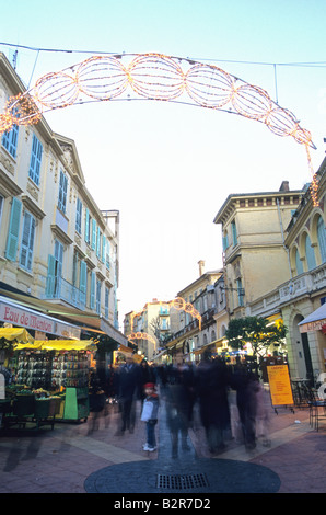 Weihnachten-Rue de Menton Alpes-Maritimes 06 Cote d ' Azur französische Riviera PACA Frankreich Europa Stockfoto